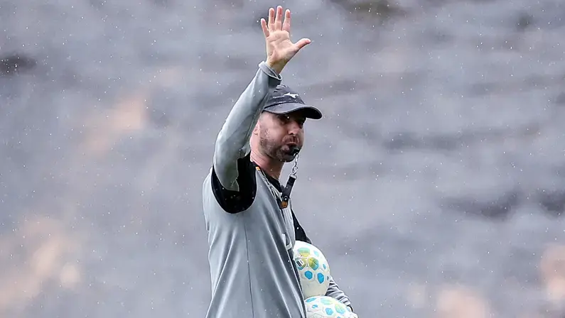 Bellão ensaia Botafogo com mudanças para enfrentar o Red Bull Bragantino; veja provável escalação