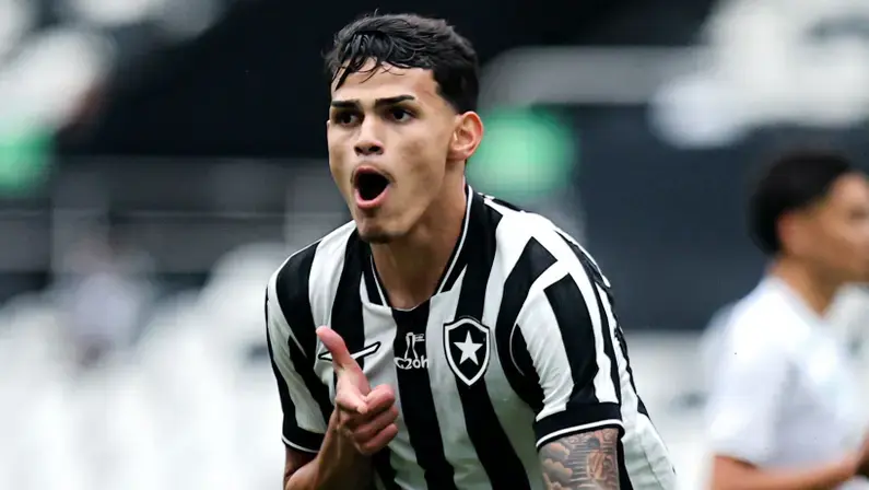 Lucas Emanuel, do Botafogo, celebra convocação para Seleção Brasileira sub-17: 'Sonho de criança'