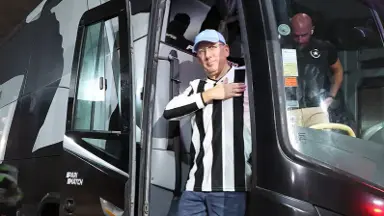 Botafogo estranha movimentações e crê que Ares está tratando clube como 'balcão de negócios' para beneficiar Lyon, diz site Botafogo estranha movimentações e crê que Ares está tratando clube como 'balcão de negócios' para beneficiar Lyon, diz site