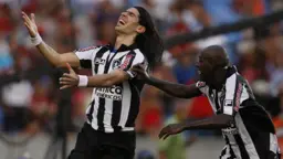 Loco Abreu, ídolo alvinegro, celebra 50 anos de vida