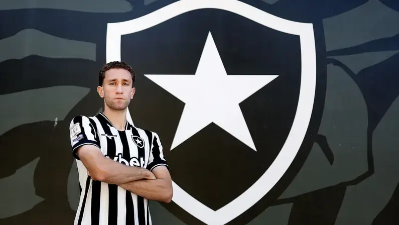 Botafogo apresenta Arthur Chaves nesta terça-feira no Nilton Santos