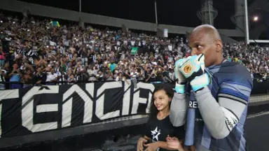 Torcida do Botafogo fará contra o Palmeiras homenagem a Jefferson, que substitui Marlon Freitas no bandeirão dos ídolos Torcida do Botafogo fará contra o Palmeiras homenagem a Jefferson, que substitui Marlon Freitas no bandeirão dos ídolos