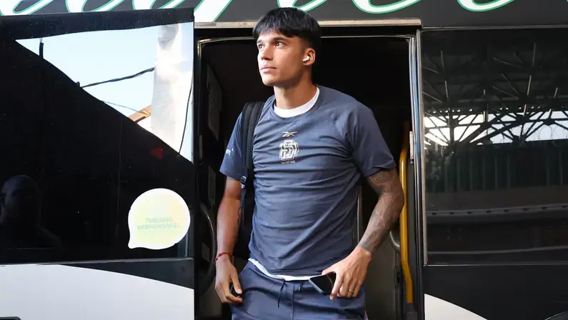 Joaquín Correa recebe sondagens, mas quer ficar no Botafogo e acredita em volta por cima