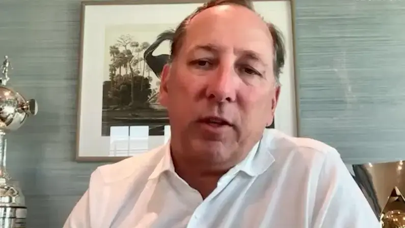 John Textor responde canal e diz: 'Continuo sendo o proprietário da SAF Botafogo, e a Justiça está começando a concordar'