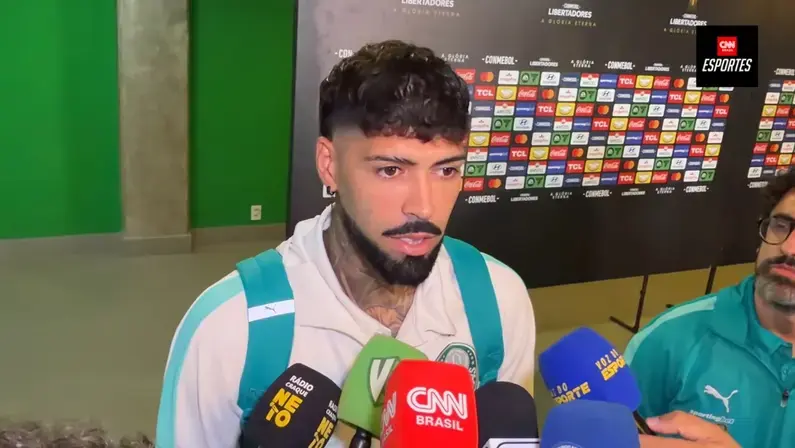 Alexander Barboza, do Palmeiras, desabafa: 'Quatro idiotas que me vaiam não vão mudar meu amor pela torcida do Botafogo'
