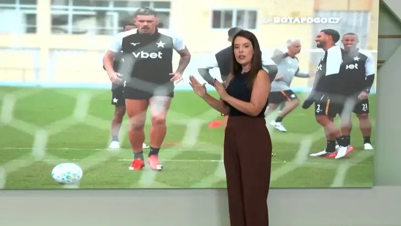 Fernanda Maia pede a Tite chance para Tiquinho Soares no Botafogo: ‘Paciência com Arthur Cabral é incomum no mundo do futebol’