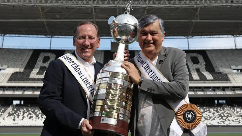 John Textor posta foto com Durcesio no Botafogo e promete: 'História ainda não acabou. Juntos seremos campeões novamente'