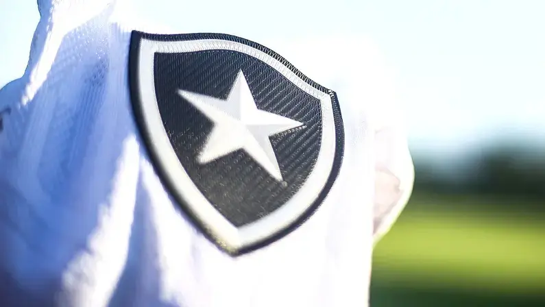 Botafogo assina documento se comprometendo a não vetar negociação entre Ares e GDA