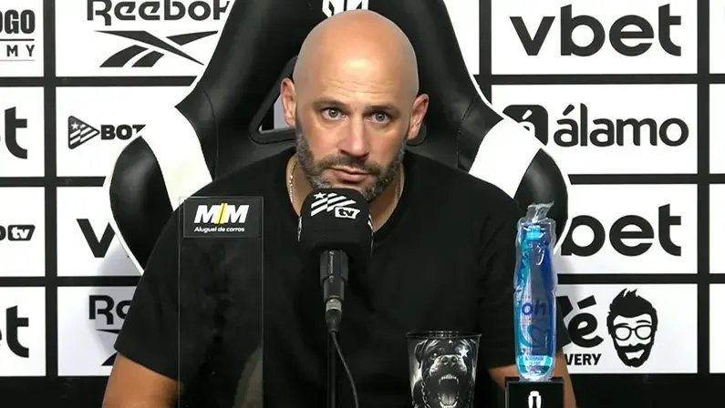 Franclim justifica mexida no intervalo e reprova segundo tempo do Botafogo contra o Remo: ‘Demos zero remate no gol. Não pode’