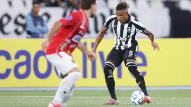 Danilo lamenta pouca objetividade do Botafogo contra o Caracas: ‘Faltou chutar mais’ Danilo lamenta pouca objetividade do Botafogo contra o Caracas: ‘Faltou chutar mais’