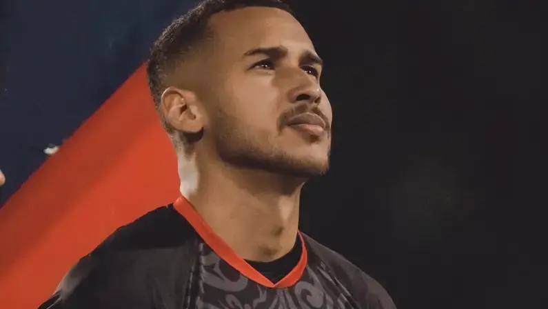 Botafogo avança em negociação para contratar goleiro Gabriel Batista