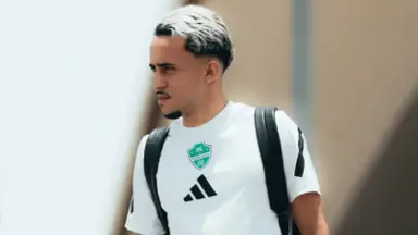 Matheus Gonçalves permanece no Al-Ahli e adia retorno ao Brasil Matheus Gonçalves permanece no Al-Ahli e adia retorno ao Brasil