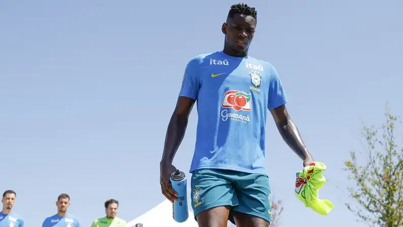 Salário similar e proposta de € 30 milhões: site traz detalhes da tentativa da Roma por Luiz Henrique, ex-Botafogo