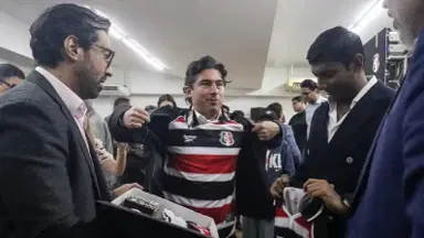 Thairo Arruda exalta legado no Botafogo ao ser apresentado como CEO e investidor da SAF do Santa Cruz: ‘Clube era um caos completo’ Thairo Arruda exalta legado no Botafogo ao ser apresentado como CEO e investidor da SAF do Santa Cruz: ‘Clube era um caos completo’