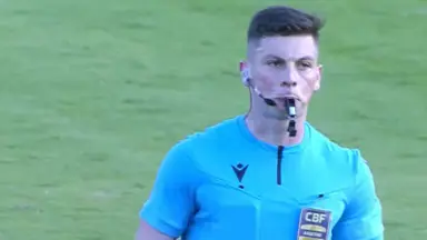 CBF designa árbitro de 25 anos do Paraná para apitar Botafogo x São Paulo CBF designa árbitro de 25 anos do Paraná para apitar Botafogo x São Paulo