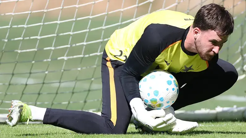 Botafogo promove goleiro Cleber Lucas do sub-20 para o time principal