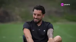 Alex Telles: 'Escolhi ficar porque o Botafogo é diferente. Algo maior está reservado na minha carreira aqui'
