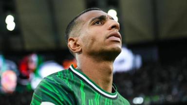 Corinthians volta a tentar Victor Sá, ex-Botafogo; atacante pode assinar pré-contrato em janeiro Corinthians volta a tentar Victor Sá, ex-Botafogo; atacante pode assinar pré-contrato em janeiro