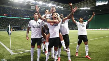 Vitória épica, discurso histórico de Marlon Freitas, redenção de Adryelson: há um ano, Botafogo vencia Palmeiras e encaminhava título brasileiro Vitória épica, discurso histórico de Marlon Freitas, redenção de Adryelson: há um ano, Botafogo vencia Palmeiras e encaminhava título brasileiro