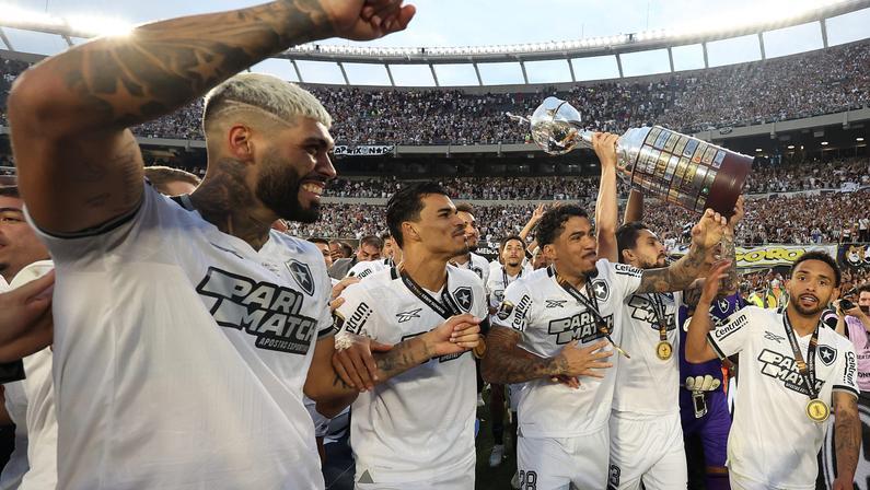 IA crava próximos campeões da Libertadores e põe título do Botafogo sobre o Fluminense em 2029
