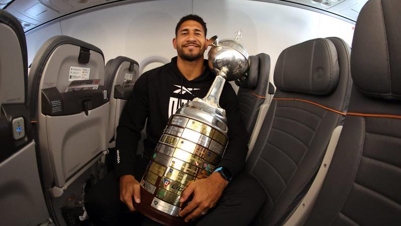 Ex-Botafogo, zagueiro Pablo, do Flamengo, tira onda: ‘Sou tricampeão da Libertadores’