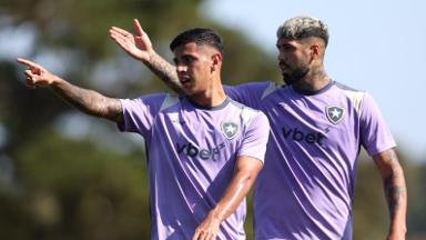Luiz Henrique ‘o melhor’, Bastos ‘impossível de passar’ e David Ricardo ‘zagueiro de seleção’: Alexander Barboza rasga elogios no Botafogo Luiz Henrique ‘o melhor’, Bastos ‘impossível de passar’ e David Ricardo ‘zagueiro de seleção’: Alexander Barboza rasga elogios no Botafogo