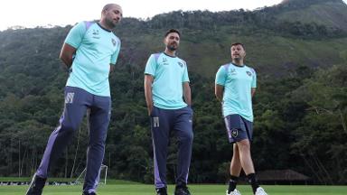 Um novo desfalque a cada quatro dias: Davide Ancelotti convive com problemas no Botafogo Um novo desfalque a cada quatro dias: Davide Ancelotti convive com problemas no Botafogo