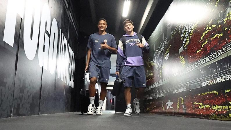 Jordan Barrera e Álvaro Montoro têm chances reais de serem relacionados pelo Botafogo contra o Sport