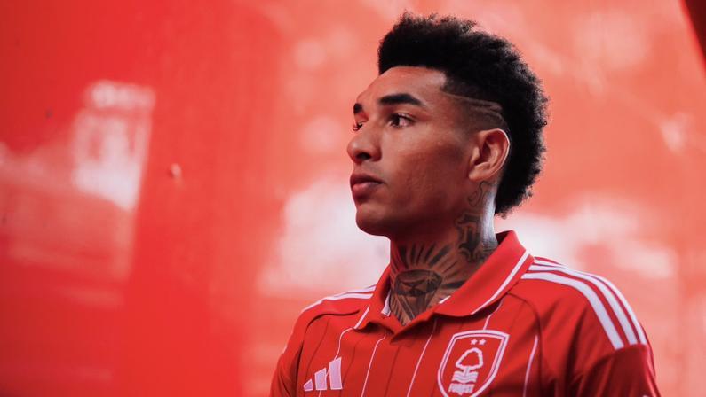 Ex-Botafogo, Igor Jesus põe Van Dijk no bolso e tem ótima atuação pelo Nottingham Forest em vitória sobre o Liverpool