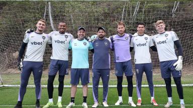 Botafogo tem goleiros mapeados e só deve contratar para a posição se for ‘oportunidade de mercado excelente’ Botafogo tem goleiros mapeados e só deve contratar para a posição se for ‘oportunidade de mercado excelente’