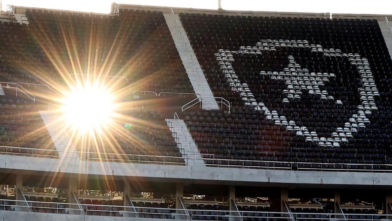 SAF do Botafogo emite nota oficial, repudia ação do clube social na Justiça e diz que ‘cumpre integralmente as obrigações‘