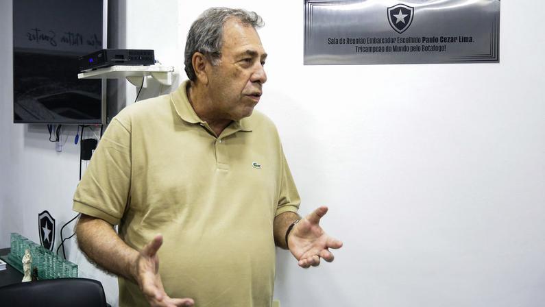 Montenegro cita gratidão a Textor, mas justifica ação do Botafogo social: ‘Impostos estão atrasados e estamos muito preocupados em levar transfer ban da Fifa’