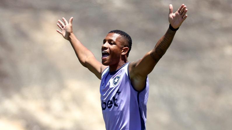 Danilo destaca ‘ano de desafios’: ‘Sei que o melhor ainda está por vir. Vamos juntos, Botafogo’