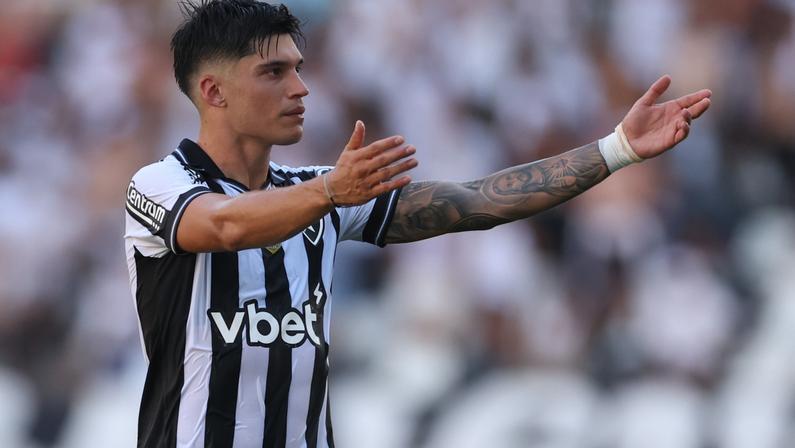 Joaquín Correa vibra com atuação no Botafogo: ‘Feliz pelos gols, pela entrega e por seguir crescendo’