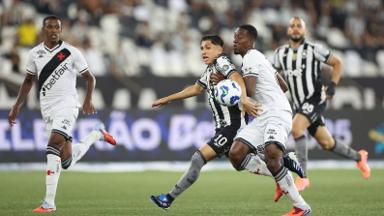 Comentarista destaca atuação do Botafogo contra o Vasco: ‘Partida para resgatar confiança e recuperar imagem’ Comentarista destaca atuação do Botafogo contra o Vasco: ‘Partida para resgatar confiança e recuperar imagem’