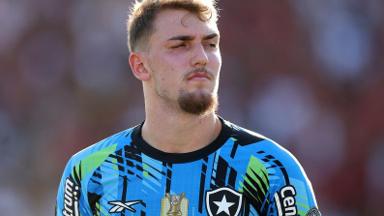 Léo Linck chega a três jogos seguidos sem sofrer gol e celebra empate do Botafogo com Vitória: ‘Ponto importante para atingir objetivo’ Léo Linck chega a três jogos seguidos sem sofrer gol e celebra empate do Botafogo com Vitória: ‘Ponto importante para atingir objetivo’