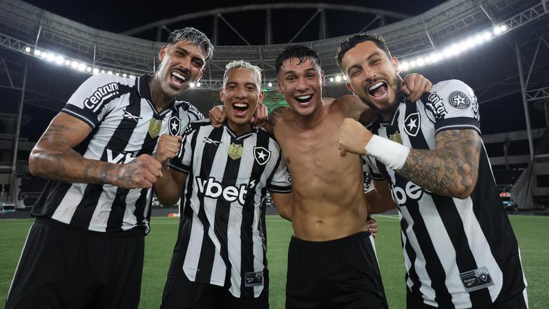 Mateo Ponte celebra marca de 100 jogos como profissional: ‘Sou muito grato ao Botafogo pela oportunidade de vir ao Brasil e crescer bastante’