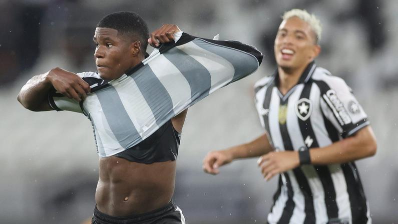 John Textor planeja levar Kadir e Jordan Barrera do Botafogo para o Derby County, diz jornalista inglês