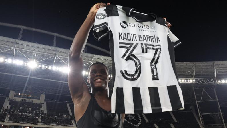Kadir revela ligação de Igor Jesus para dar os parabéns por primeiros gols pelo Botafogo: ‘É um ídolo para mim’