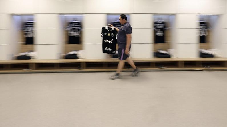 Botafogo escalado com Mateo Ponte, Marçal na zaga, Cuiabano e Kadir para enfrentar o Corinthians