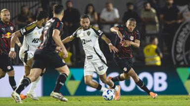 Red Bull Bragantino vence Atlético-MG, e Botafogo mantém vantagem no G-7 em sete pontos Red Bull Bragantino vence Atlético-MG, e Botafogo mantém vantagem no G-7 em sete pontos