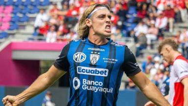 Botafogo tenta contratação de Spinelli, atacante do Independiente del Valle, diz TV argentina; há concorrentes Botafogo tenta contratação de Spinelli, atacante do Independiente del Valle, diz TV argentina; há concorrentes