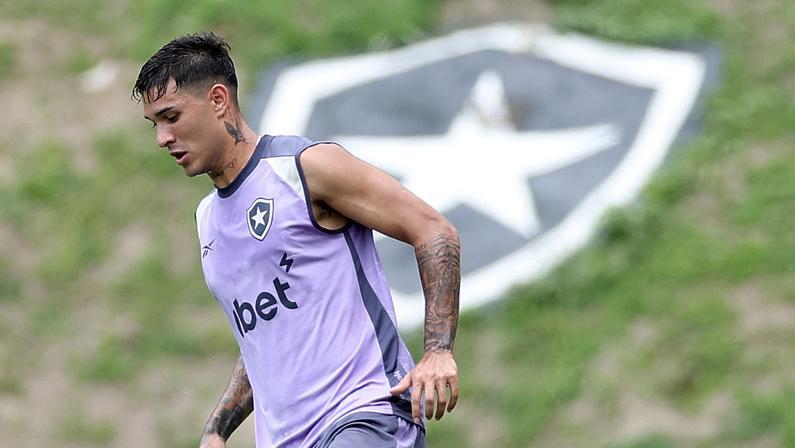 Mateo Ponte ganha nova chance no Botafogo e valoriza semana cheia: ‘Acredito que nosso time chega muito bem preparado’