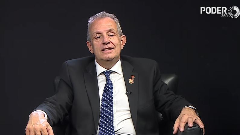 Presidente do Flamengo alega que gramado sintético causa desigualdade: ‘Gera diferenciais competitivos’