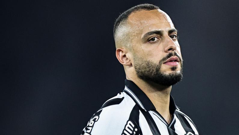 Comentarista aponta duas carências no elenco do Botafogo e acredita em Arthur Cabral: ‘Pode virar um jogador com mais mobilidade’