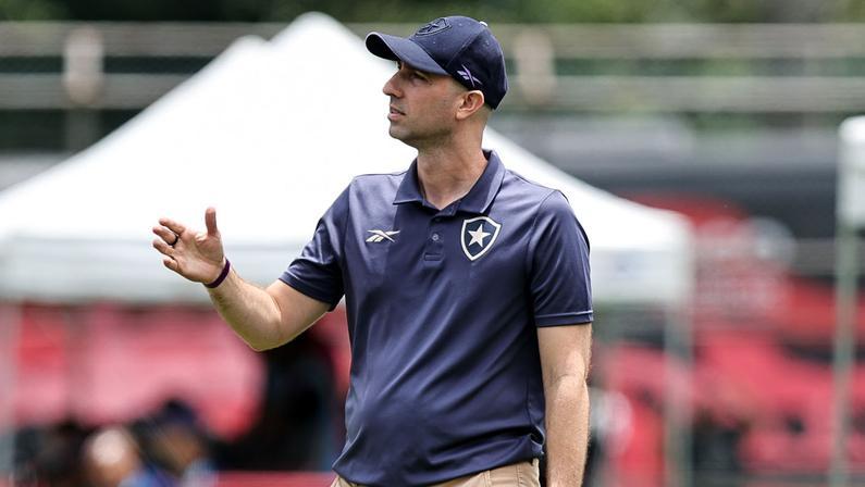Rodrigo Bellão exalta mentalidade vencedora do Botafogo antes de final do Carioca Sub-20 contra o Vasco