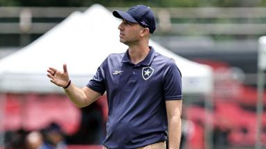 Rodrigo Bellão exalta mentalidade vencedora do Botafogo antes de final do Carioca Sub-20 contra o Vasco Rodrigo Bellão exalta mentalidade vencedora do Botafogo antes de final do Carioca Sub-20 contra o Vasco