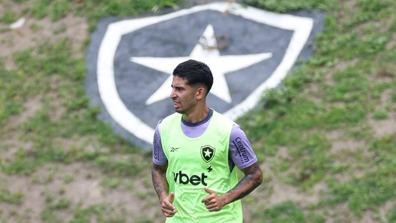 Botafogo explica ausências de Santiago Rodríguez e Joaquín Correa: ‘Dor muscular’; dupla passará por exames