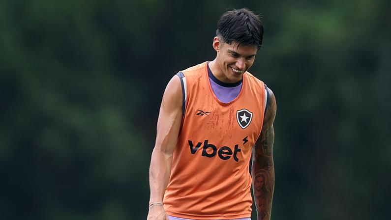 Santiago Rodríguez e Chris Ramos desfalcam Botafogo contra Grêmio; Joaquín Correa será relacionado; veja provável escalação