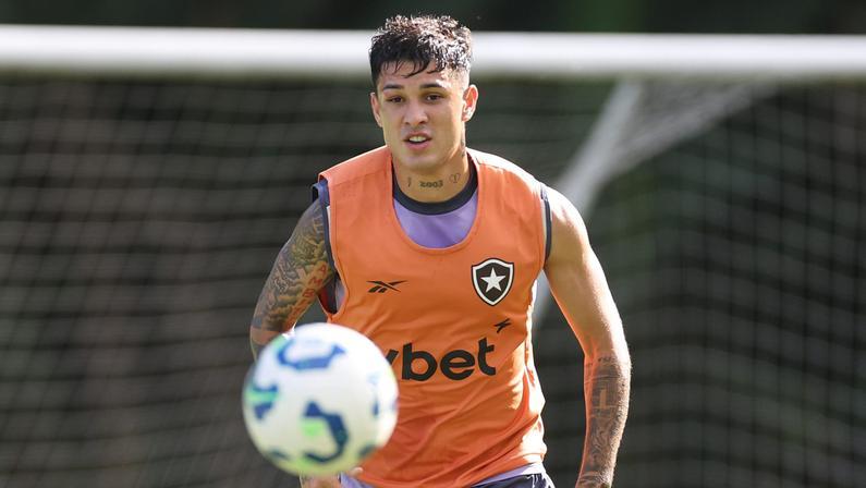 Escalação: Botafogo terá Mateo Ponte e Newton em jogo com Corinthians; Marçal pode ser zagueiro; há dúvidas no ataque